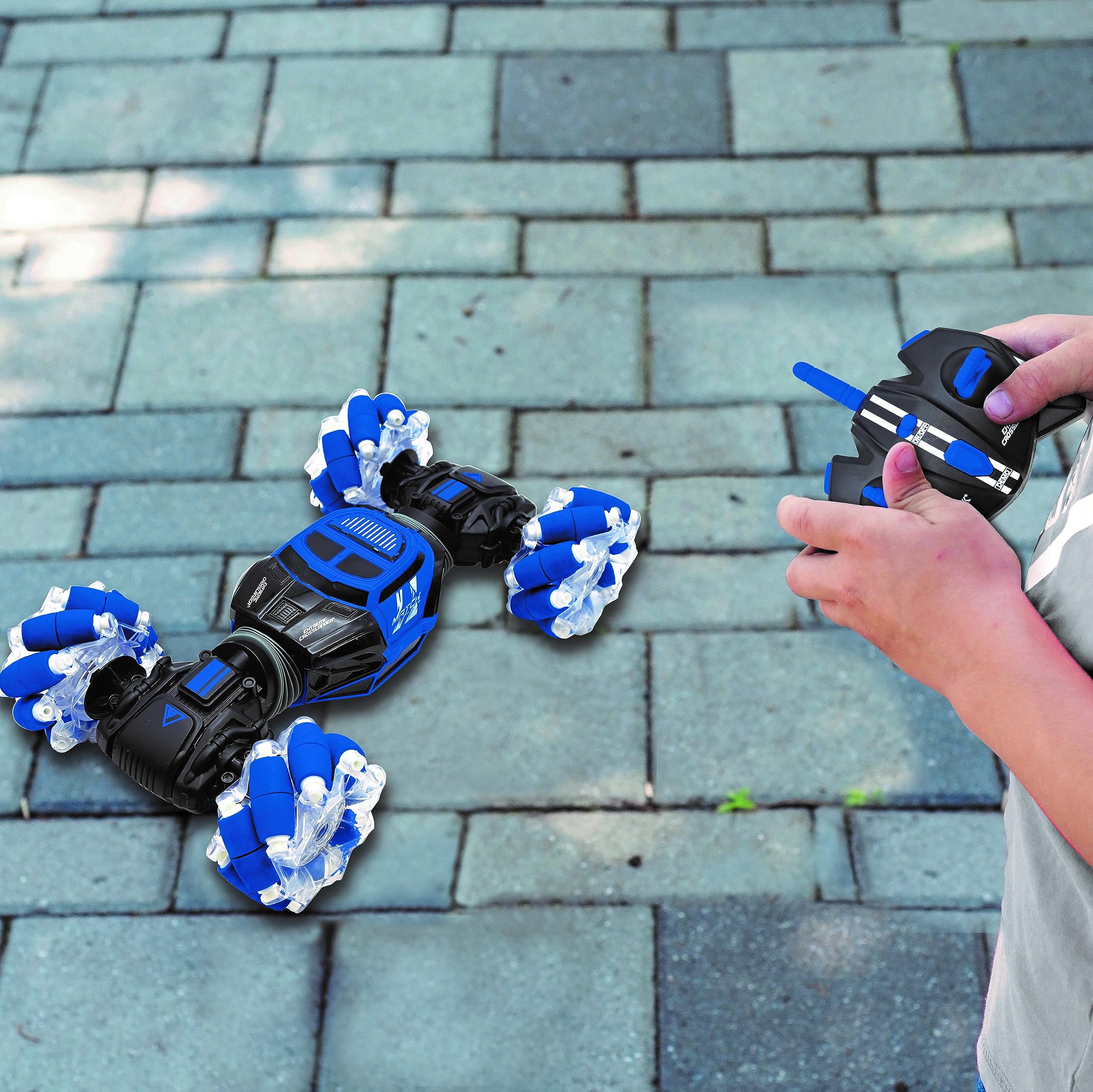 LEXIBOOK, Extreme Crosslander® RC Car Luminous Off-Road Remote Control with Wristband, Rechargeable, Electronic Action Game, Black/Blue, RC49 - Image 3