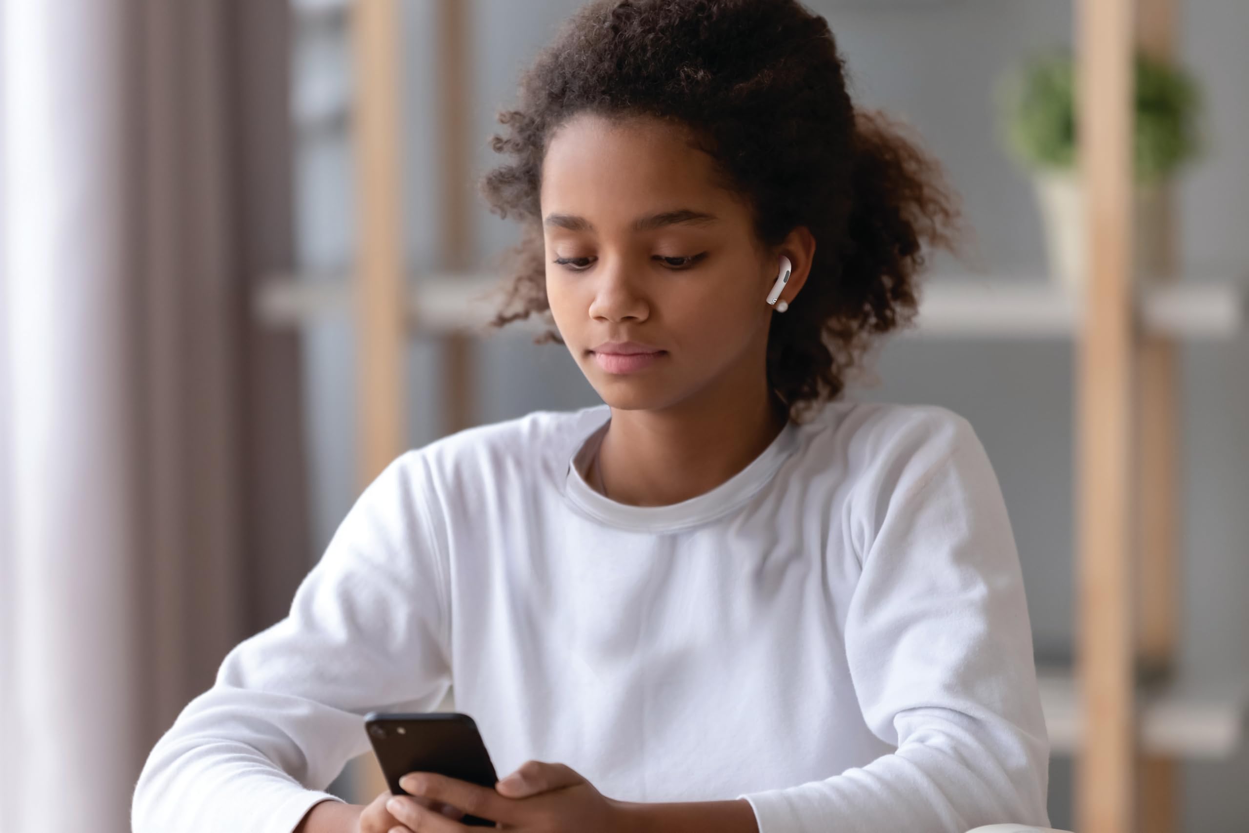 LEXiBOOK, Football, Wireless stereo earbuds, Integrated microphone, Touch control, Charging case, Sound level limited at 85 dB, Black/white, HPBT05FO - Image 6