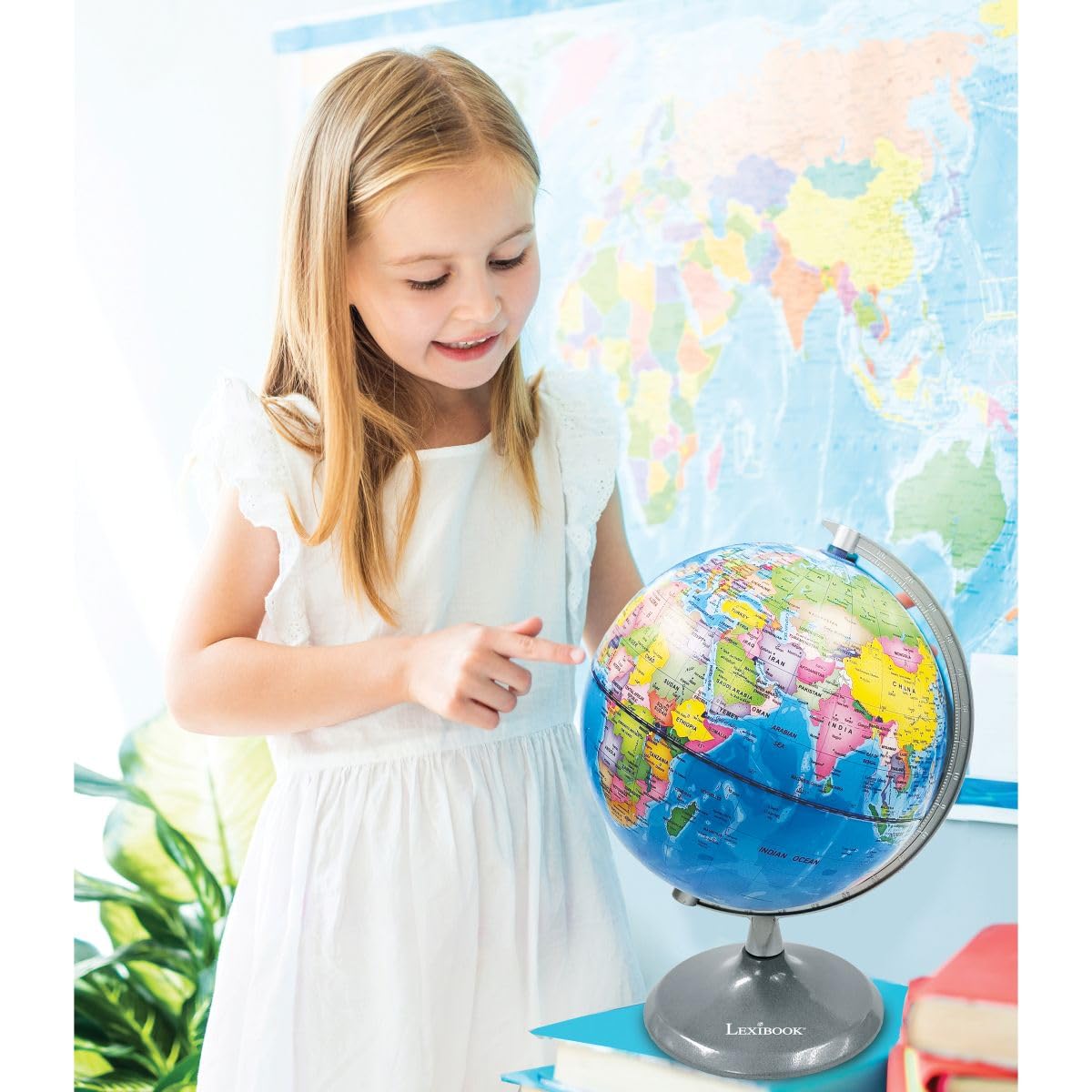 Lexibook Luminous Globe Planetarium, STEM, 2-in-1 Globe during the day, Constellation map at night, Blue/Black, NLJ185EN - Image 4
