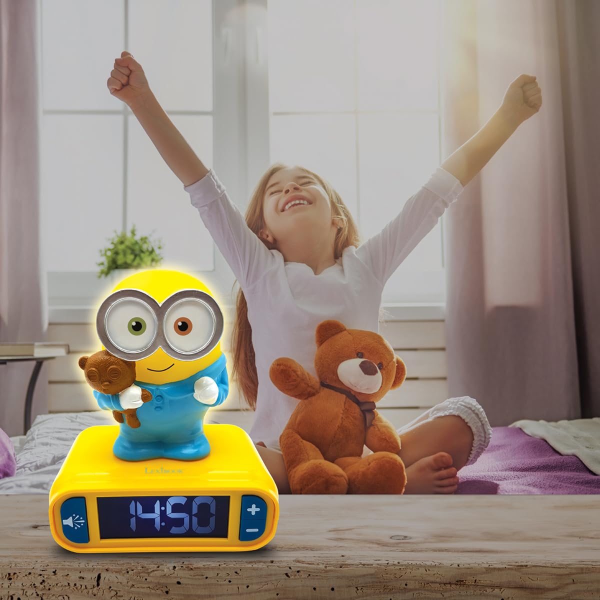 LEXiBOOK - Minions - Bob Digital Alarm Clock with Night Light - Snooze Function - Minions Sound Effects - Luminous Clock with Bob, Yellow/Blue - RL800DES - Image 4